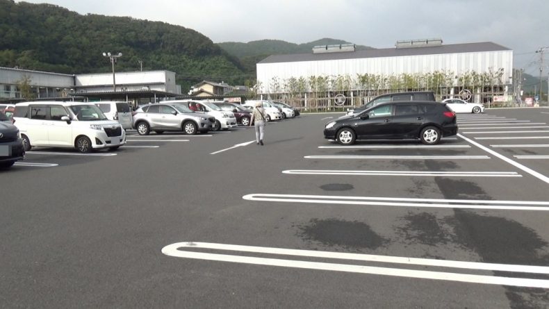 保田小学校 駐車場